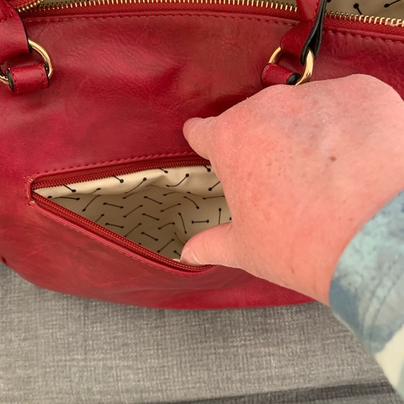 Beautiful brick red bag. - Picture 10 of 15